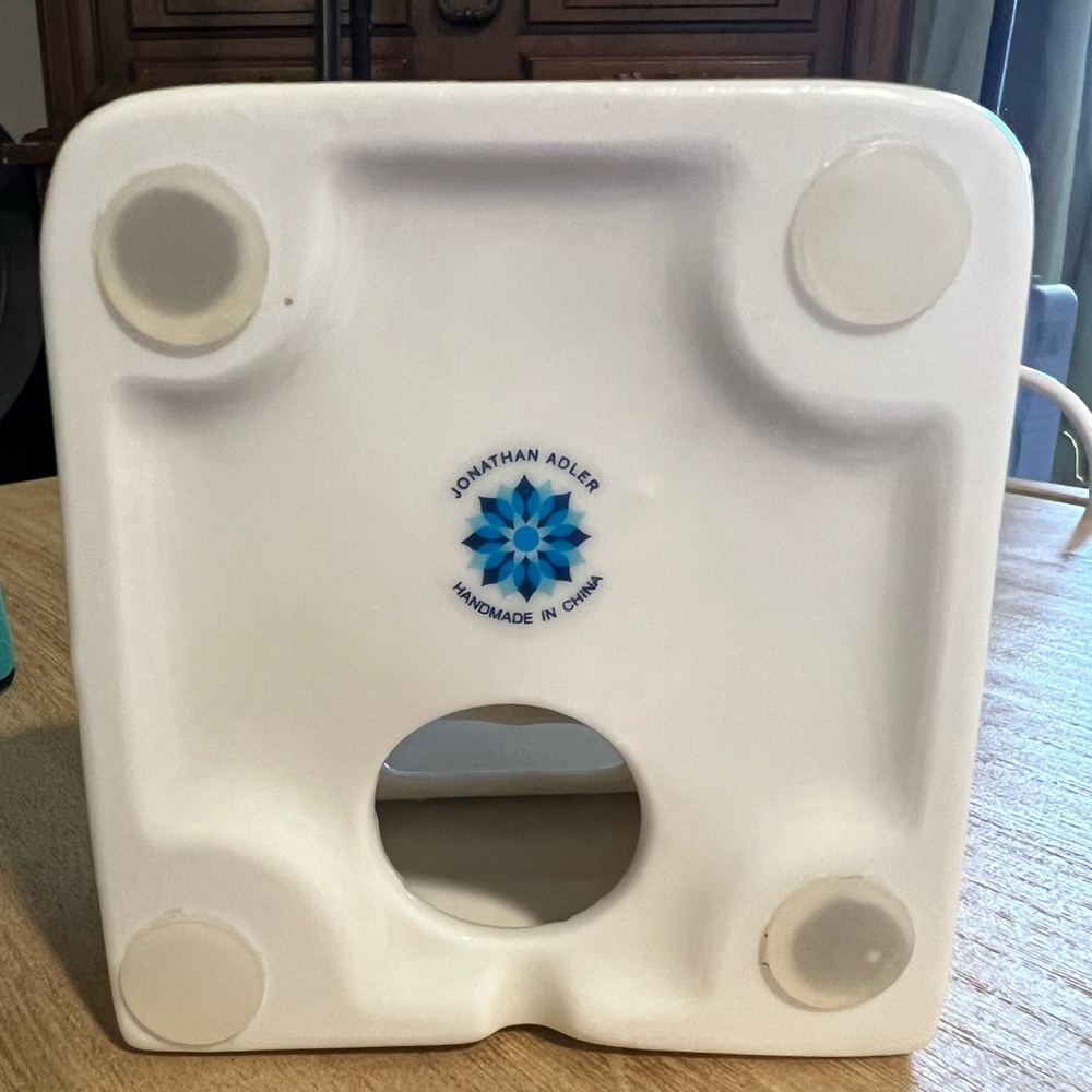 Jonathan Adler Smartphone Docking Station Porcelain High-Gloss White Finish - Picture 9 of 9